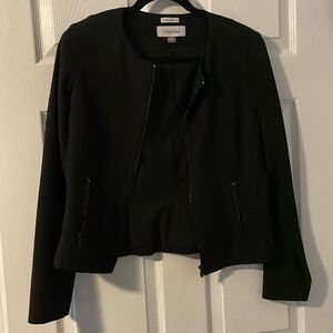 WORN ONCE— CALVIN KLEIN— SPORT JACKET— COLLARLESS— ZIPPERED POCKETS— SIZE 10